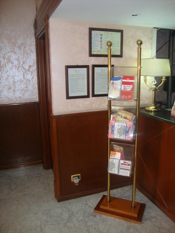 Hotel Primus Roma Exterior photo